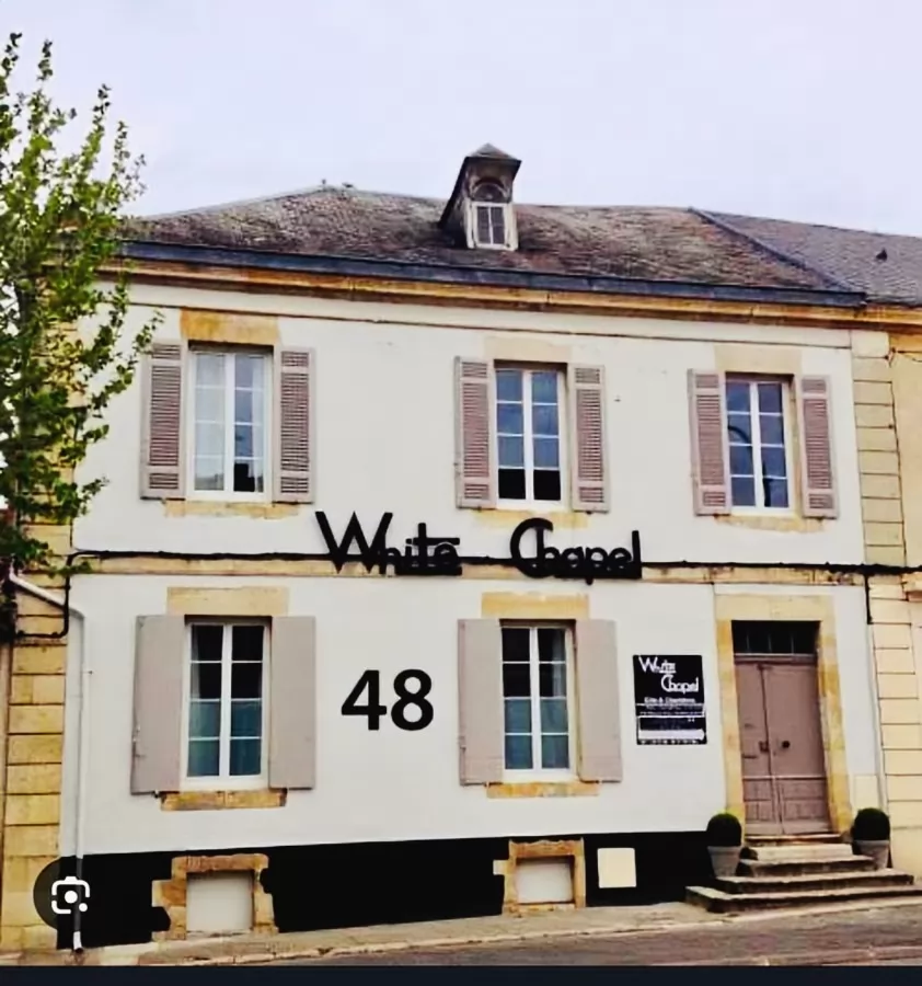 Photo White Chapel